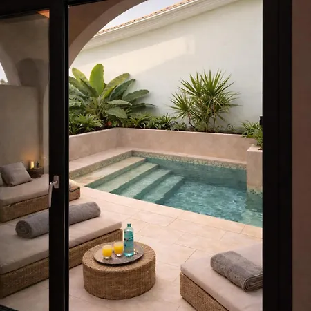 Abaton Luxury Apartahotel 4*