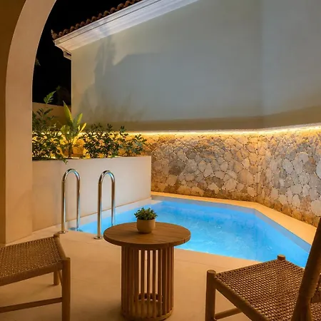 Abaton Luxury 4* 티실리비