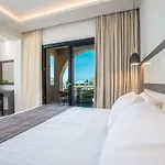 Ξενοδοχείο με διαμερίσματα Abaton Luxury 4*
