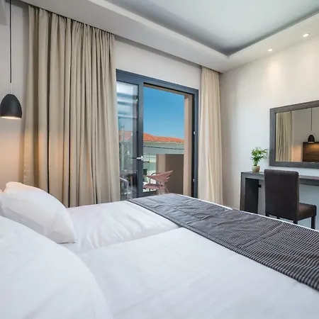 מלון דירות Abaton Luxury 4*